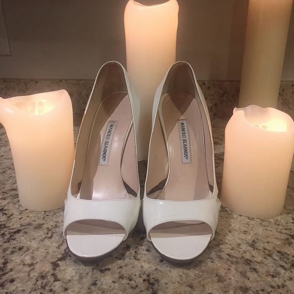 Manolo Blahnik White Patent Leather Heels - Picture 1 of 4
